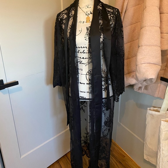 Rya Sheer Lace Robe - Picture 6 of 6